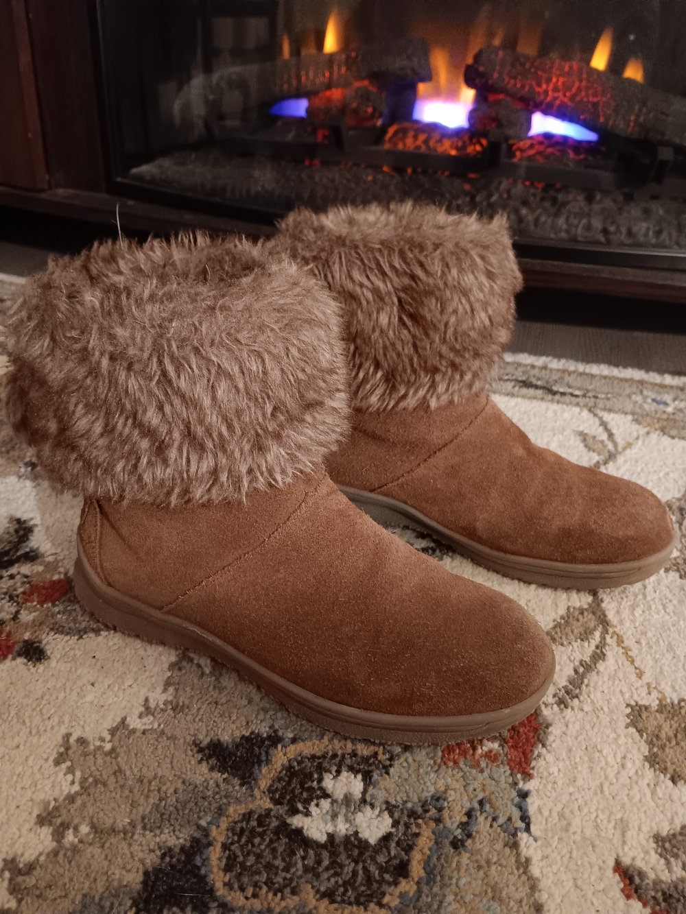 Minnetonka Brown Faux Fur Cuff Suede Ankle Booties
